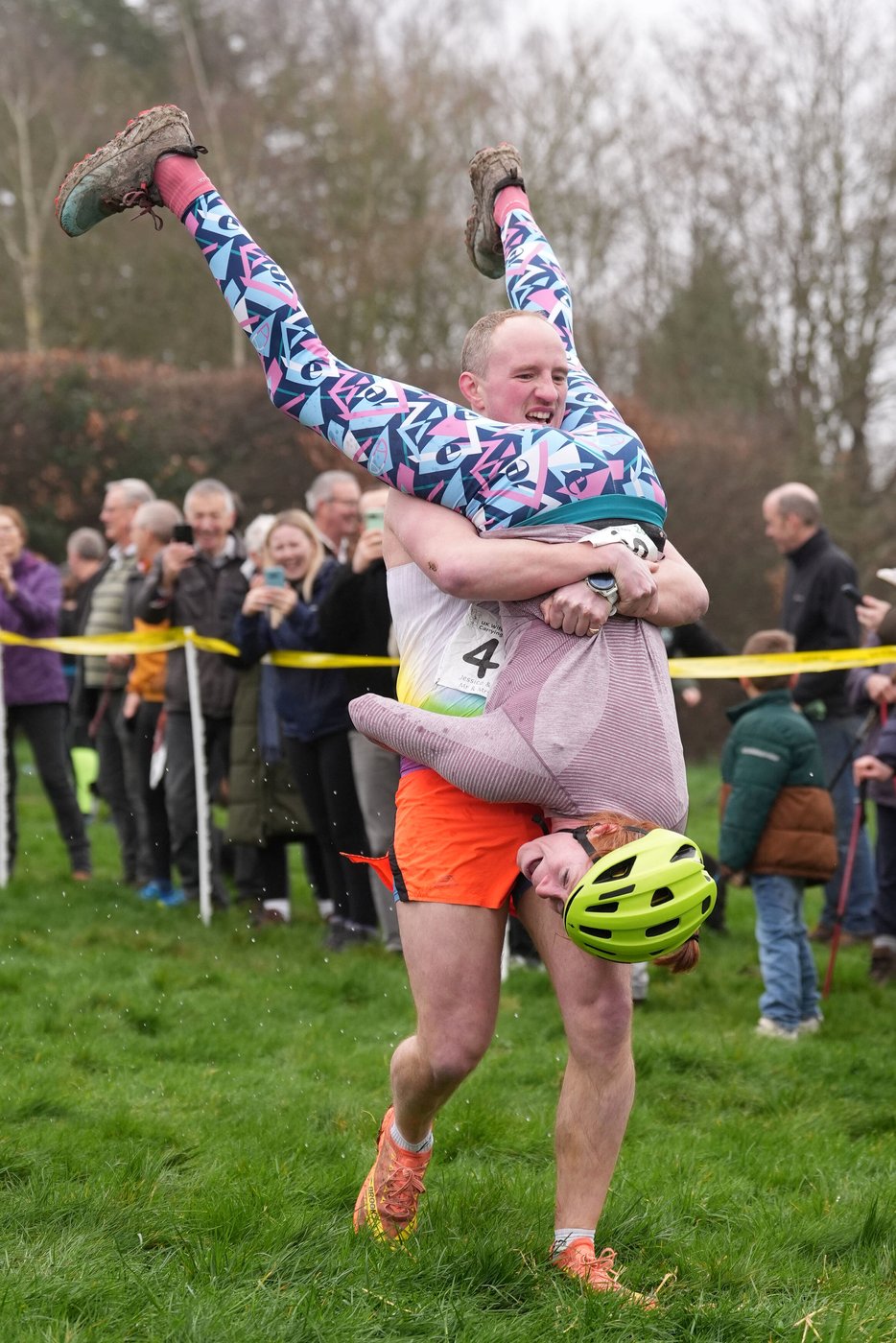 Finnish pair wins a barrel of ale in annual 'wife-carrying' contest in England | iNFOnews.ca