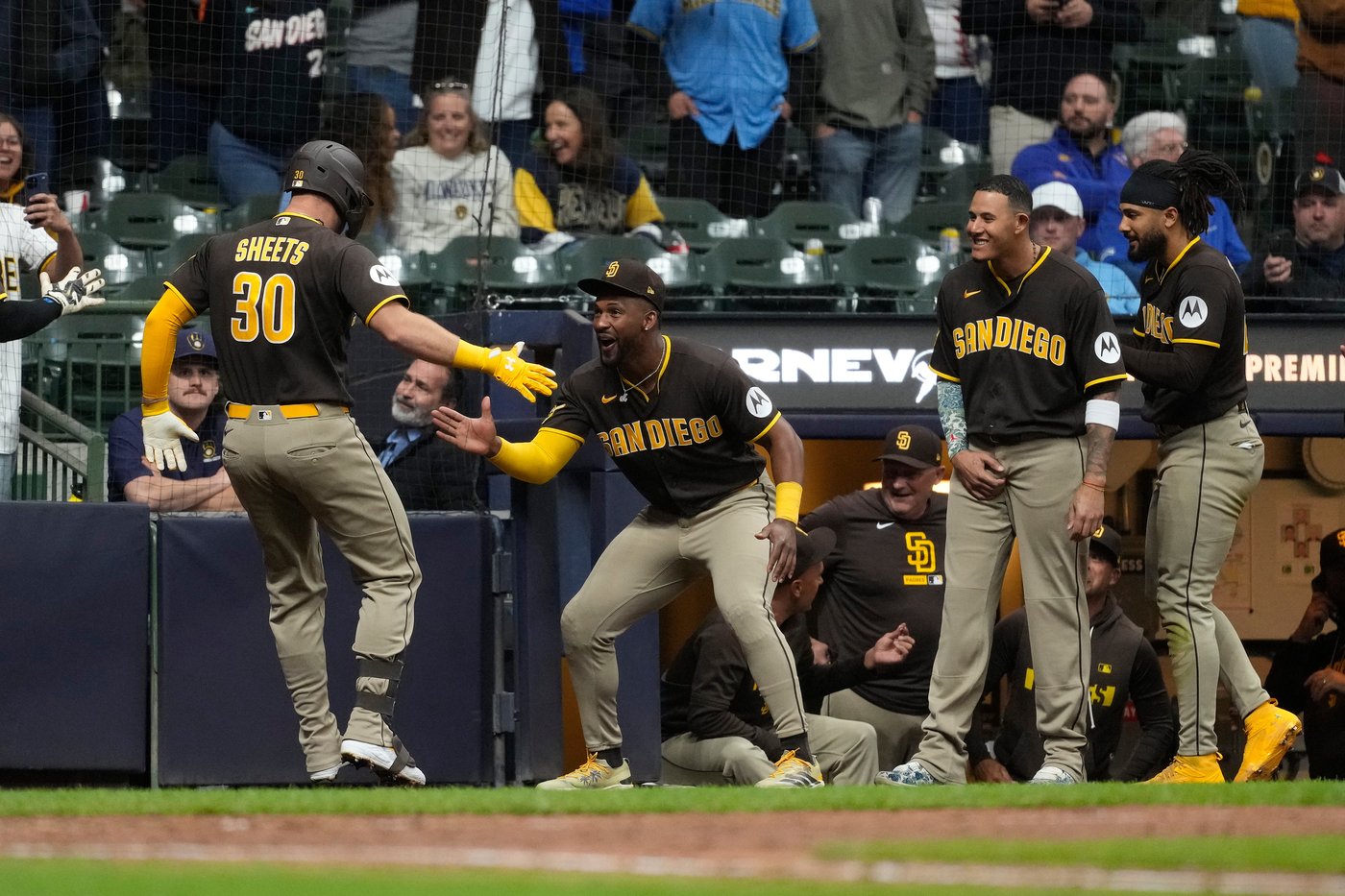 Sheets' 3-run homer in 9th lifts Padres over Brewers 3-1 after another Misiorowski scoreless outing | iNFOnews.ca Sheets' 3-run homer in 9th lifts Padres over Brewers 3-1 after another Misiorowski scoreless outing | iNFOnews.ca