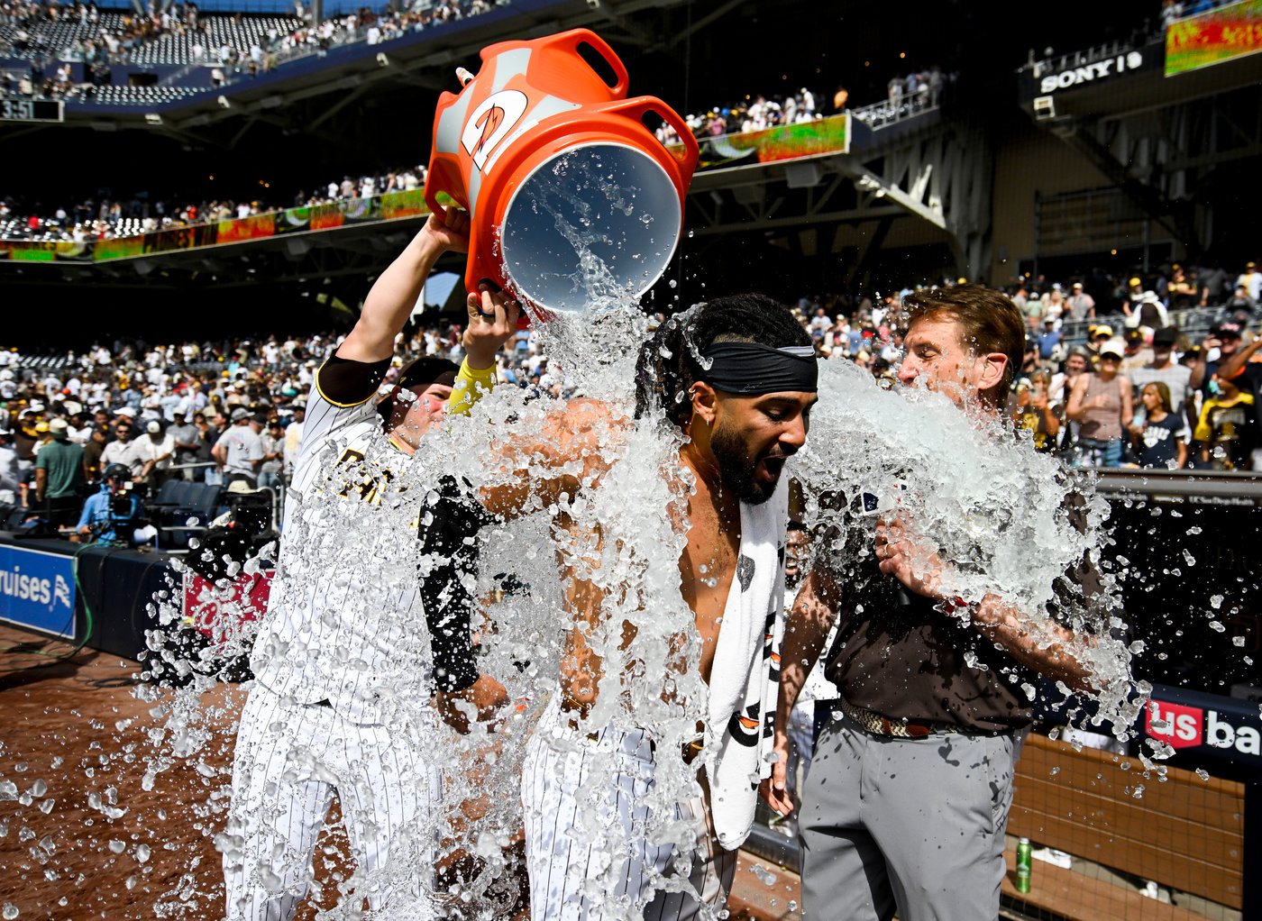 Tatis hits just 2nd homer of season to give Padres 5-4 win over Reds | iNFOnews.ca Tatis hits just 2nd homer of season to give Padres 5-4 win over Reds | iNFOnews.ca