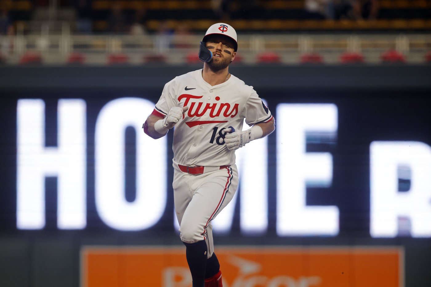 Ryan wins for 7th time in 8 decisions, Clemens hits 9th homer and Twins beat Mariners 2-0 | iNFOnews.ca Ryan wins for 7th time in 8 decisions, Clemens hits 9th homer and Twins beat Mariners 2-0 | iNFOnews.ca