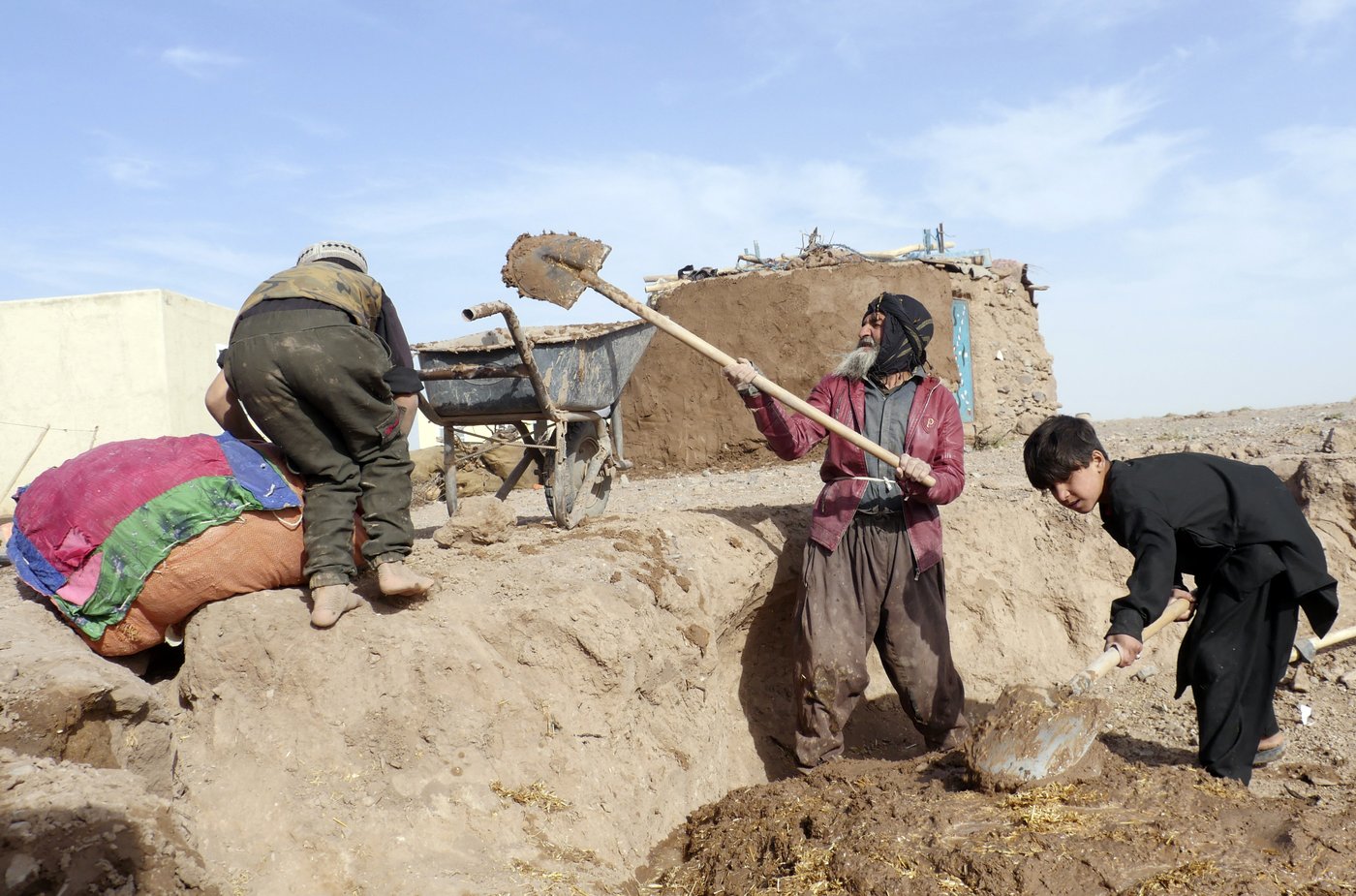 Survivors grapple with aid cuts and the Taliban a year after massive Afghan earthquake | iNFOnews.ca Survivors grapple with aid cuts and the Taliban a year after massive Afghan earthquake | iNFOnews.ca