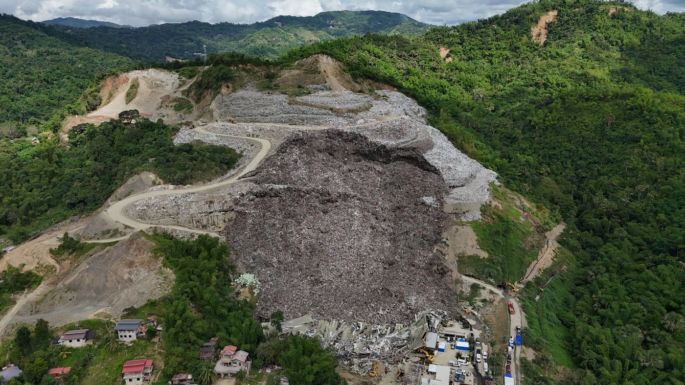 Photos show aftermath of avalanche of garbage at a Philippines landfill | iNFOnews.ca