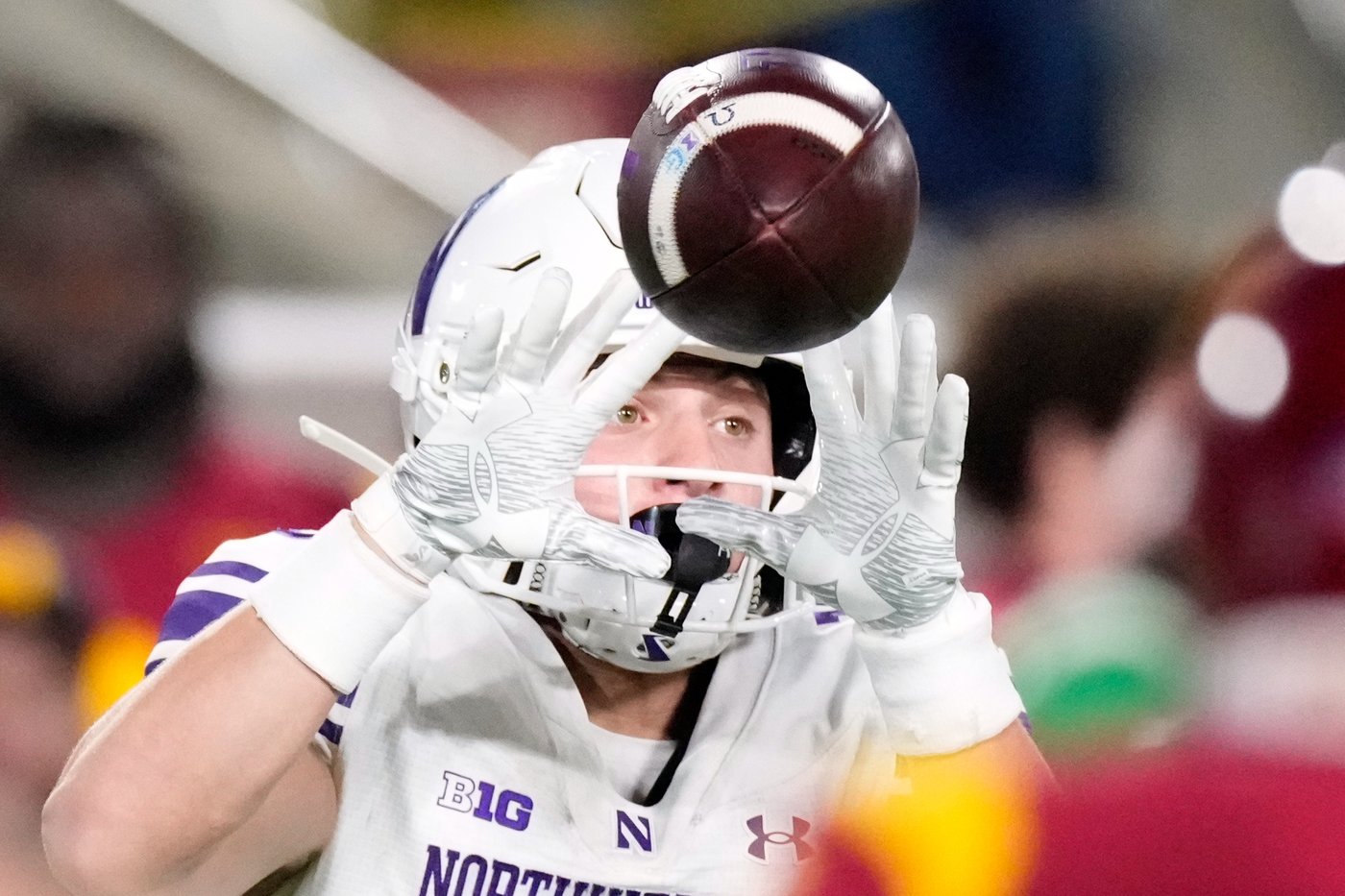 Lemon scores through air, on ground in No. 20 USC's 38-17 win over Northwestern | iNFOnews.ca Lemon scores through air, on ground in No. 20 USC's 38-17 win over Northwestern | iNFOnews.ca