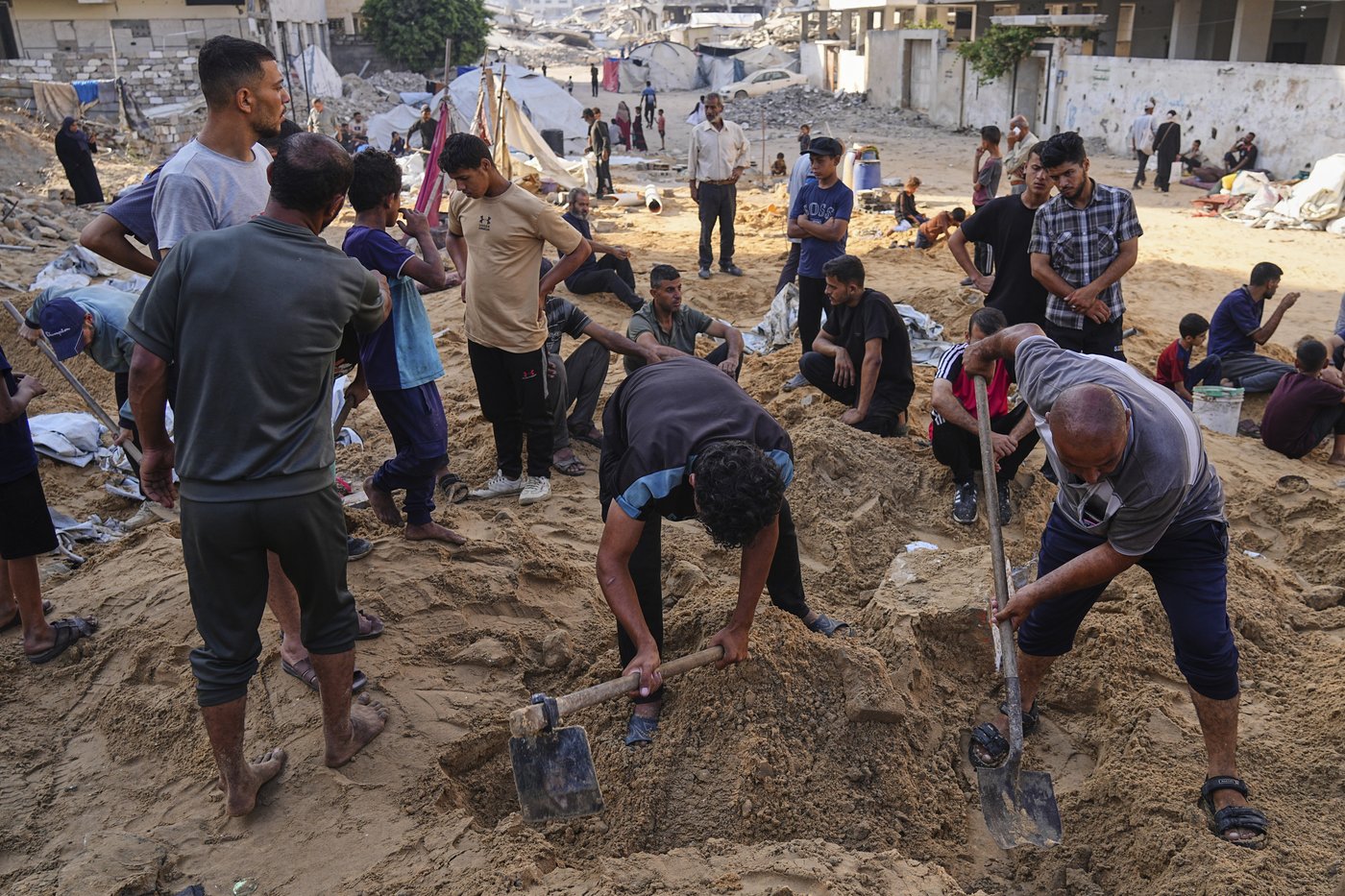 Israeli strikes kill at least 72 people in Gaza as ceasefire prospects move closer | iNFOnews.ca