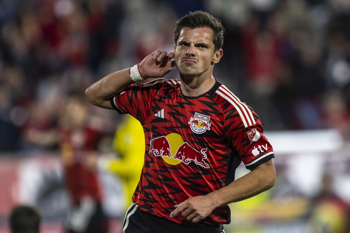 Daniel Edelman, Carlos Coronel help Red Bulls win shootout, finish sweep of defending champion Crew | iNFOnews.ca