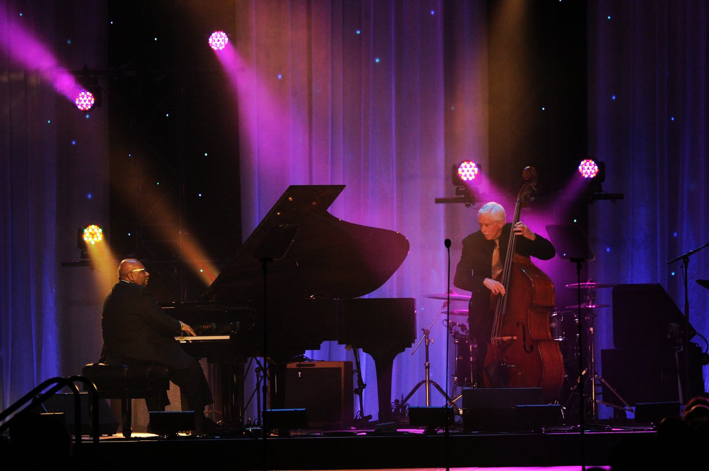 'Exceptional musician, a gentle soul': jazz pianist Oliver Jones dead at 91 | iNFOnews.ca