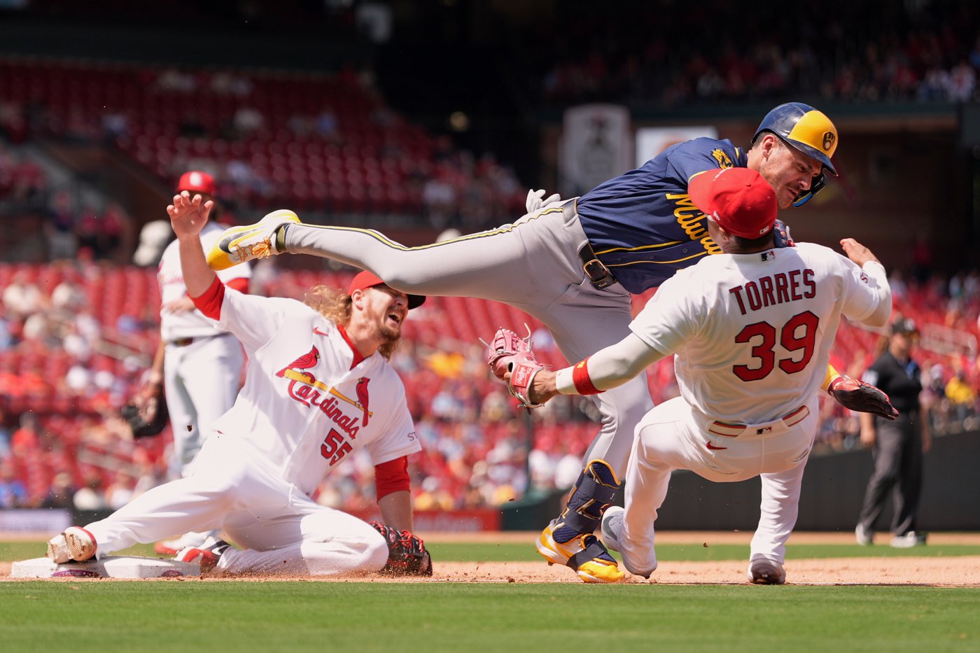 Misiorowski fans 11, Yelich drives in 2 as Brewers beat Cardinals 4-3 in Game 1 of doubleheader | iNFOnews.ca Misiorowski fans 11, Yelich drives in 2 as Brewers beat Cardinals 4-3 in Game 1 of doubleheader | iNFOnews.ca