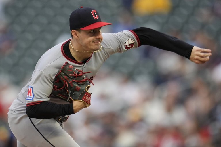 Guardians within a game of division lead after beating Twins 8-0 for 10th straight win | iNFOnews.ca