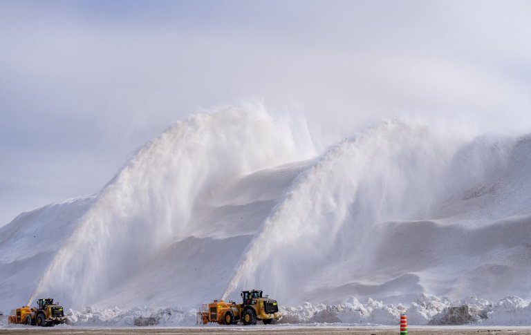 Fact File: 'Fake snow' that doesn't melt when burned has scientific explanation | iNFOnews.ca