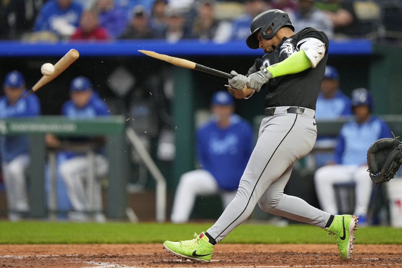Witt and Wacha lead Royals to 2-1 victory over White Sox | iNFOnews.ca