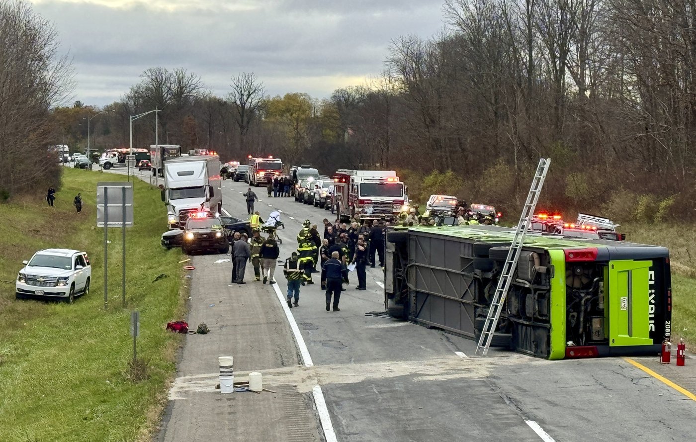 1 person is critically injured as bus overturns on upstate New York highway | iNFOnews.ca