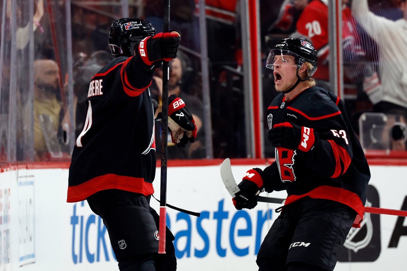 Tomas Hertl's late goal lifts Golden Knights past Hurricanes 5-4 to open Stanley Cup Final | iNFOnews.ca Tomas Hertl's late goal lifts Golden Knights past Hurricanes 5-4 to open Stanley Cup Final | iNFOnews.ca
