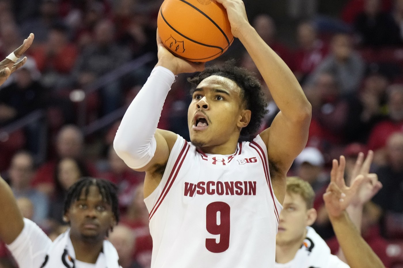 Blackwell, Tonje power No. 19 Wisconsin in an 87-84 comeback win over UT Rio Grande Valley | iNFOnews.ca