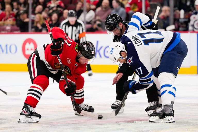 Blackhawks F Oliver Moore looks for more growth after positive response to healthy scratch | iNFOnews.ca
