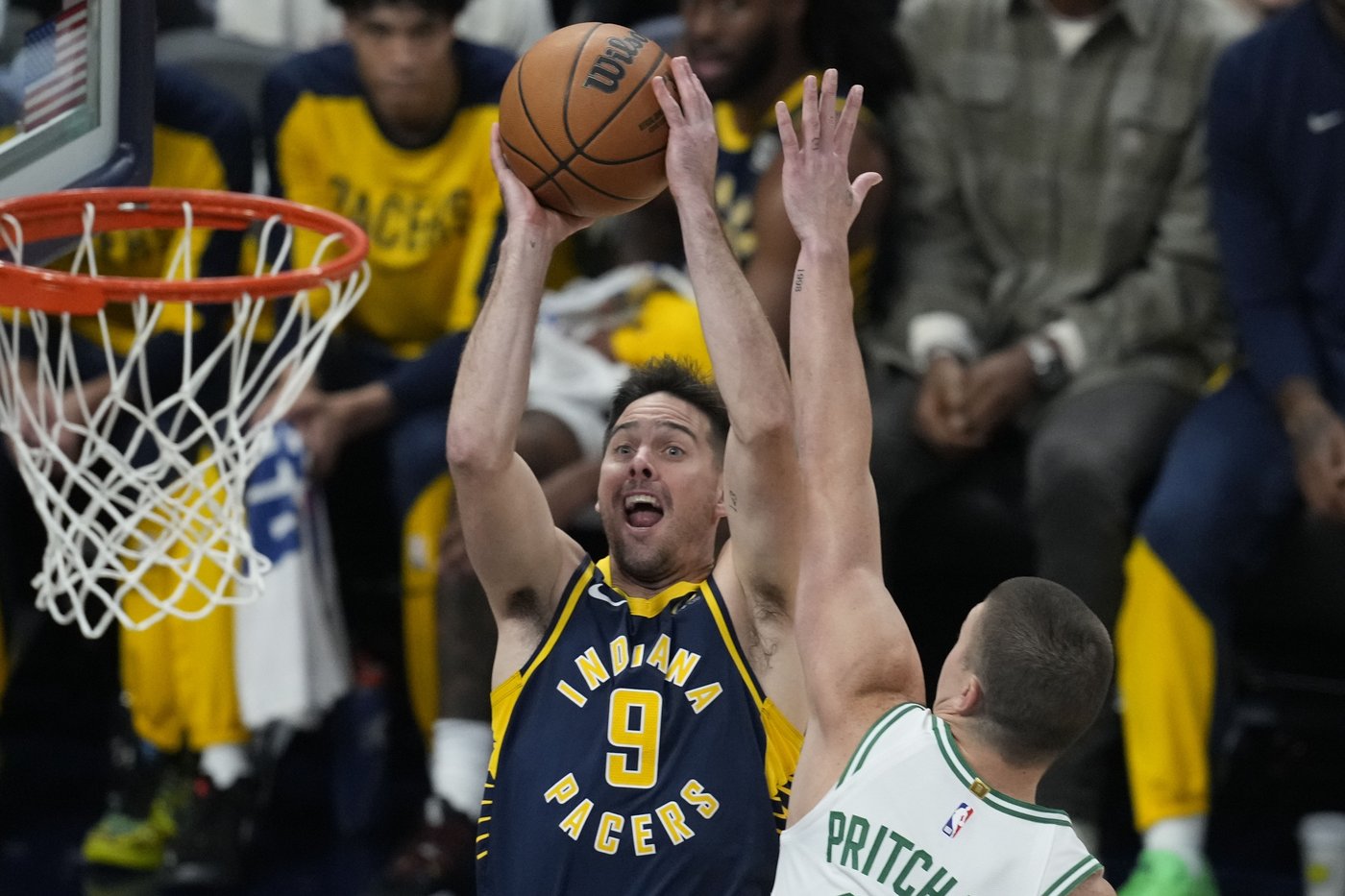 Pascal Siakam scores 29 points and makes tiebreaking 3 to send Pacers past Celtics 135-132 in OT | iNFOnews.ca