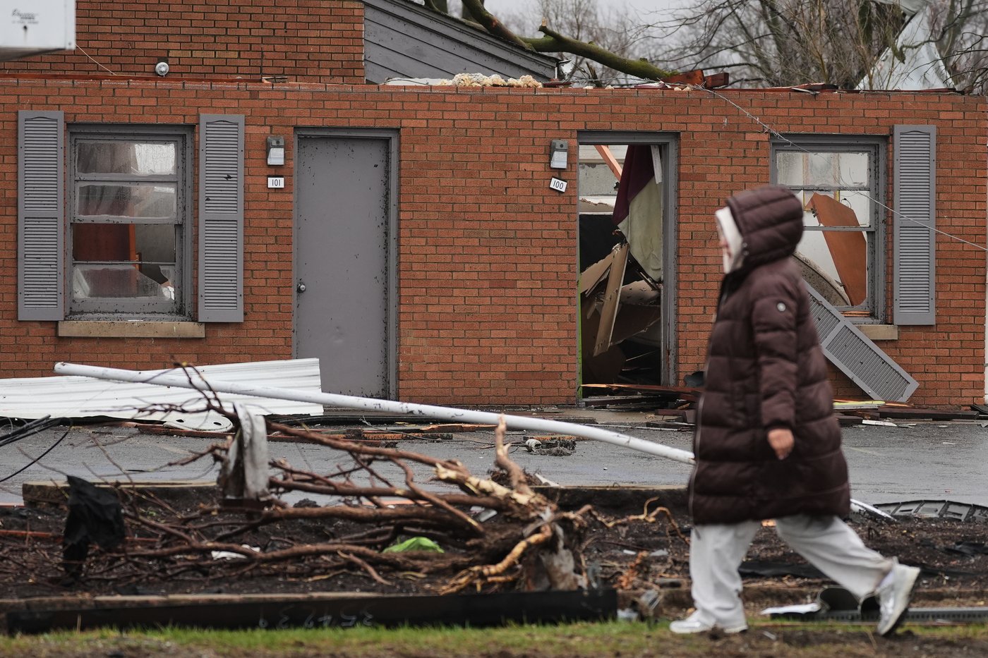 Photos show tornado damage after powerful storms hit Illinois and Indiana | iNFOnews.ca