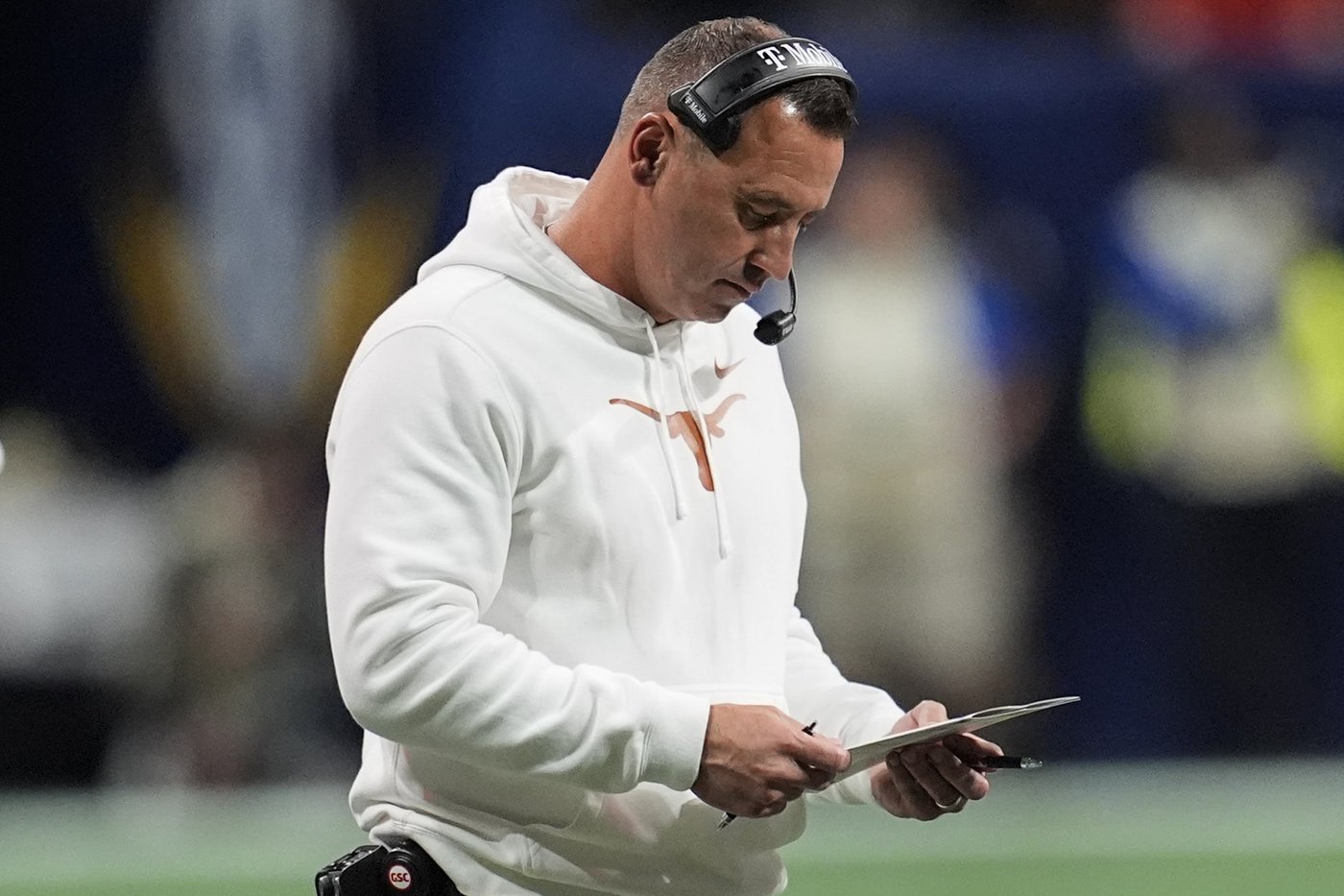 Texas feels 'sting' of losing SEC title but still optimistic about winning the national championship | iNFOnews.ca