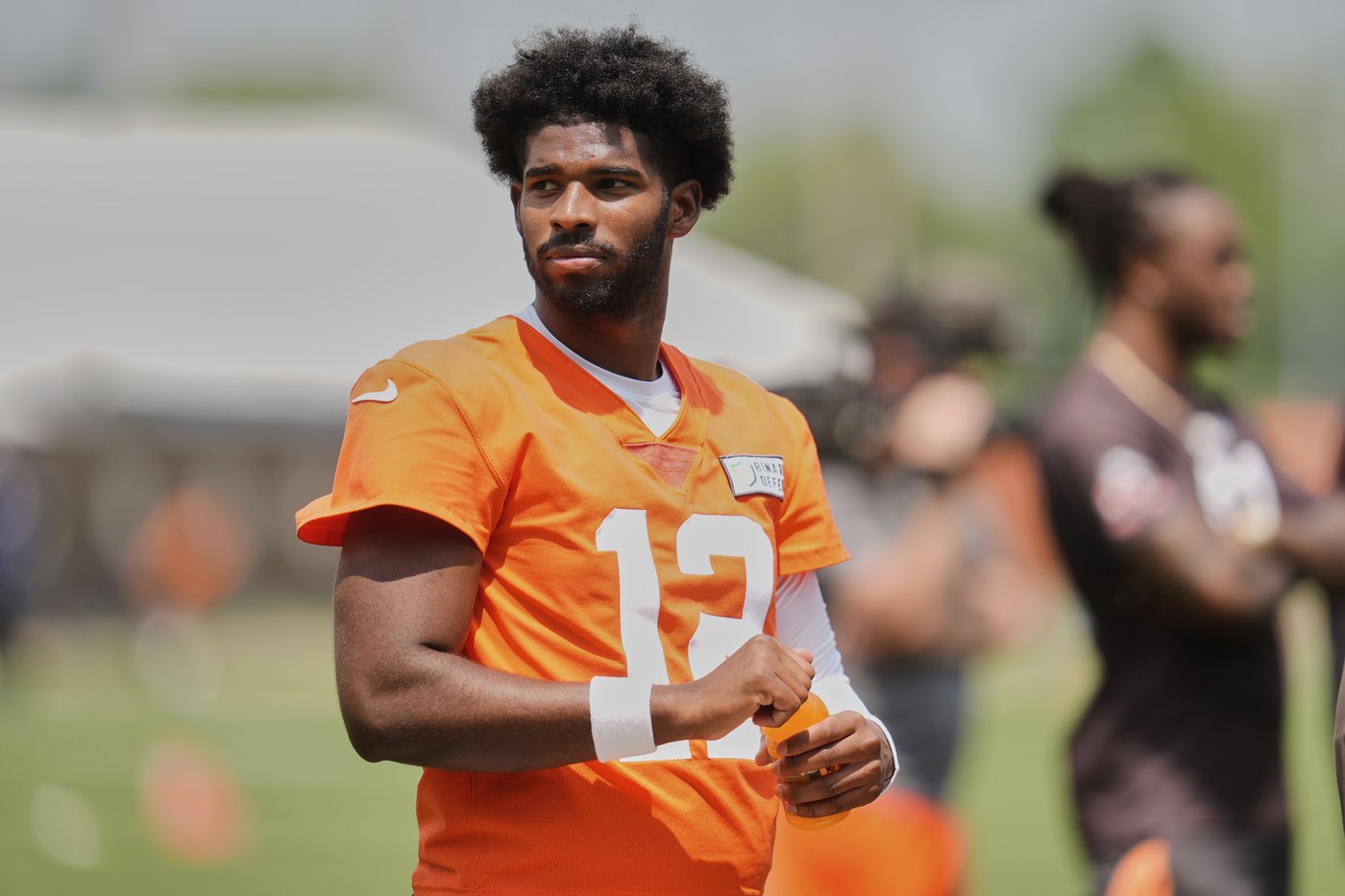 Shedeur Sanders shows promise but faces challenges in Browns' QB competition | iNFOnews.ca