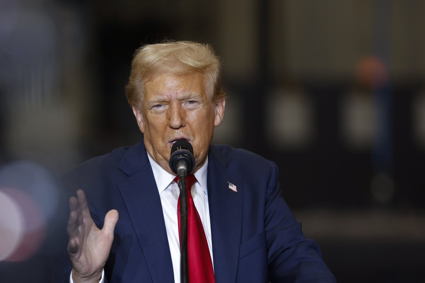 Iranian operatives charged in the US with hacking Donald Trump's presidential campaign | iNFOnews.ca