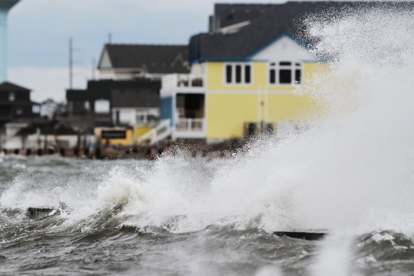 Strong winds can bring gale warnings to communities near water. Here's what that means | iNFOnews.ca