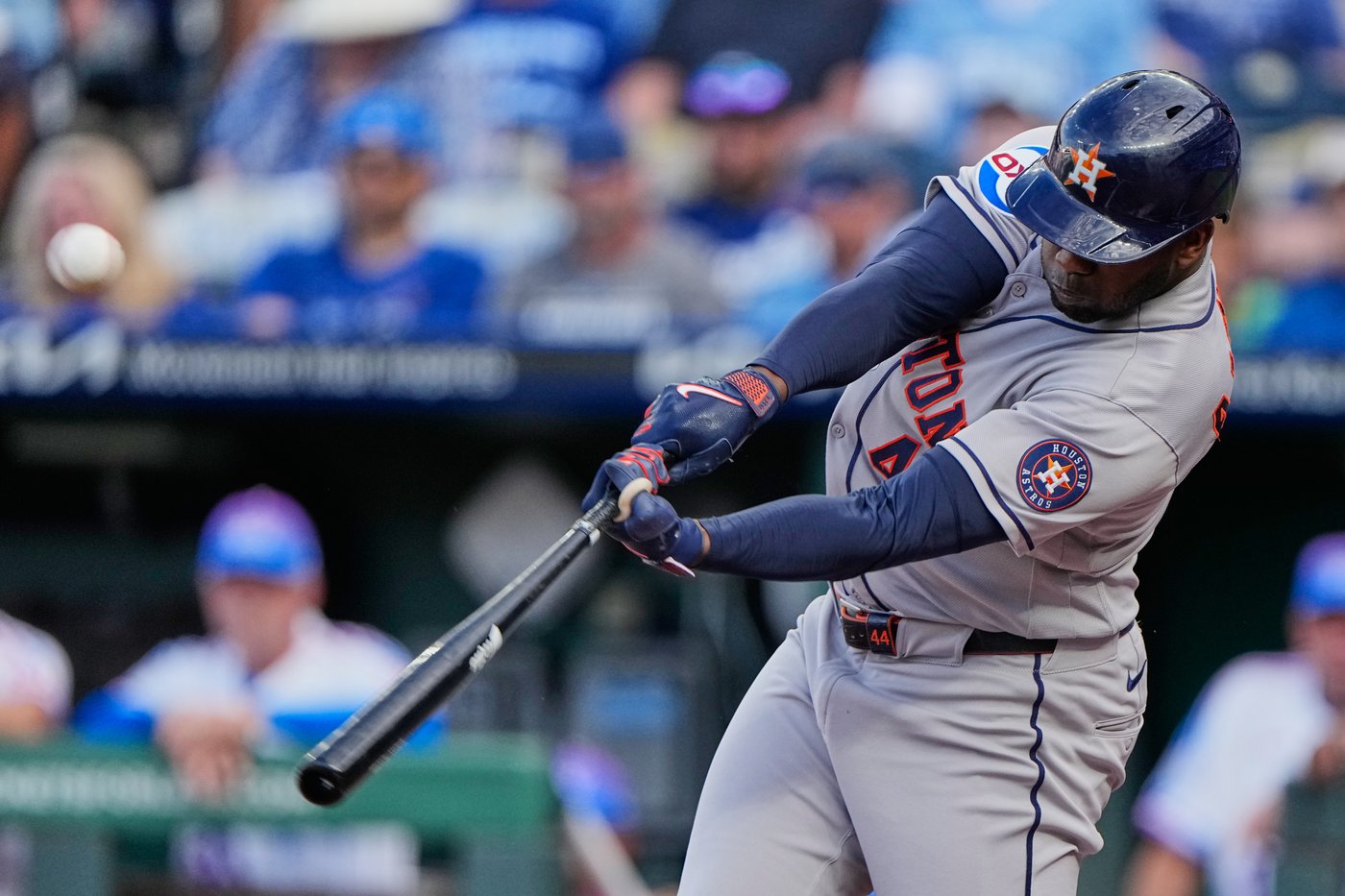 Astros slugger Yordan Alvarez becomes 1st MLB player to hit grand slam, multi-run HR in 1st inning | iNFOnews.ca