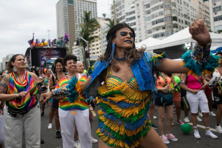 Brazilian revelers at Rio’s Pride march rejoice after Bolsonaro’s preemptive jailing | iNFOnews.ca