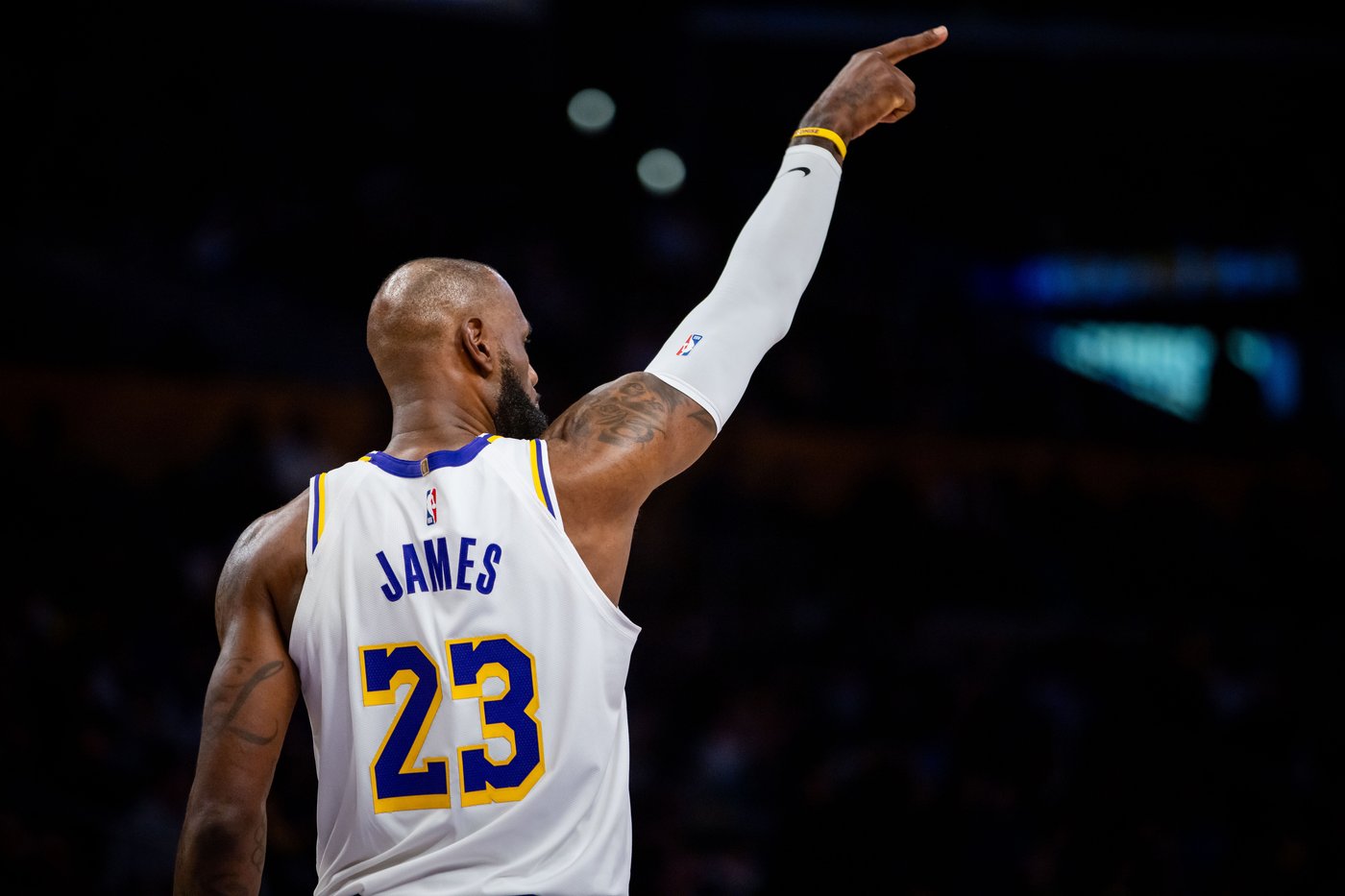 Luka Doncic scores 36 as Lakers rally past Grizzlies, 120-114 | iNFOnews.ca