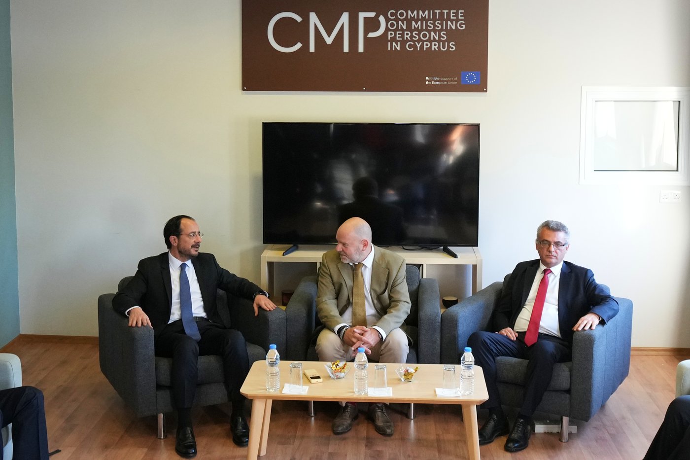 Cheese, water and crossings aim to build trust for split Cyprus' rival leaders | iNFOnews.ca Cheese, water and crossings aim to build trust for split Cyprus' rival leaders | iNFOnews.ca