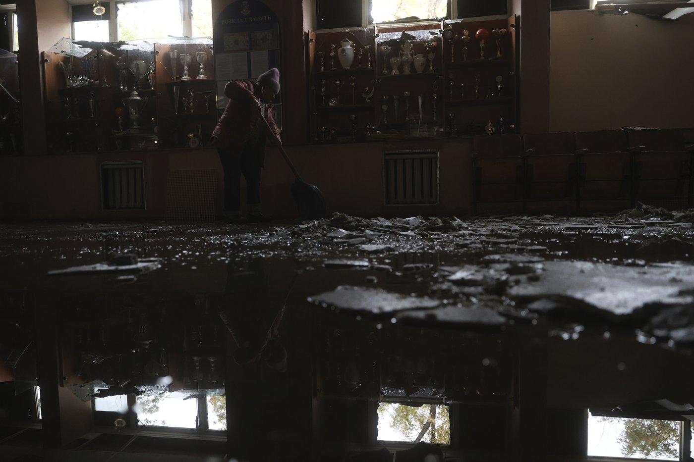 Russian glide bombs, drones and a ballistic missile kill 6, injure 30 in Ukraine | iNFOnews.ca