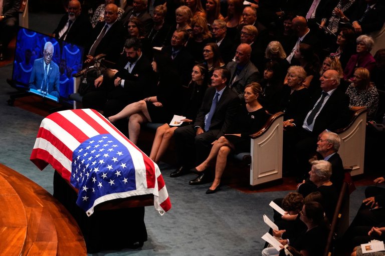 Lindsey Graham returns home one last time for his funeral in South Carolina | iNFOnews.ca