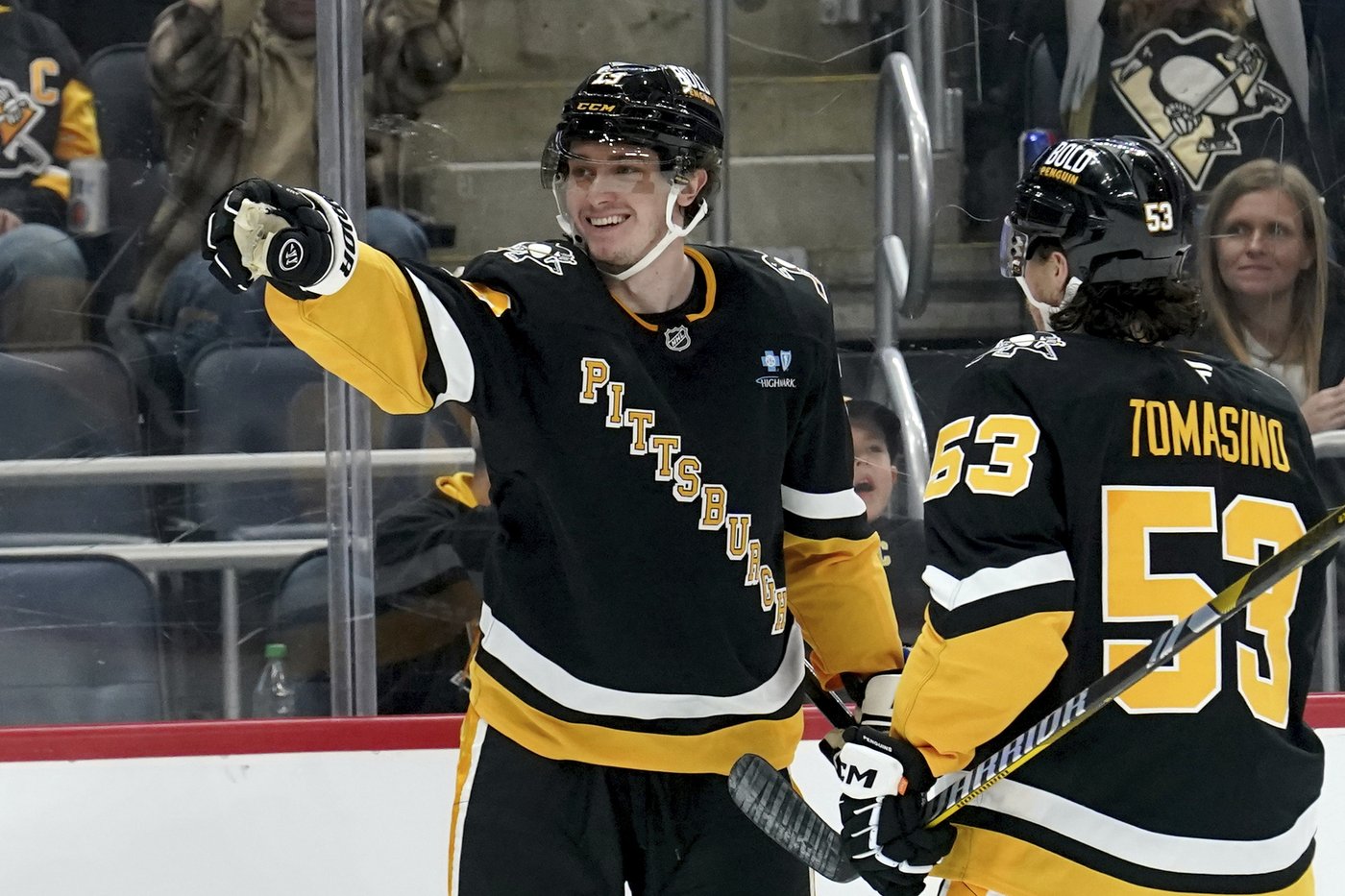 Rantanen records hat trick in 600th game and adds two assists as the Avalanche drill Pittsburgh 6-2 | iNFOnews.ca