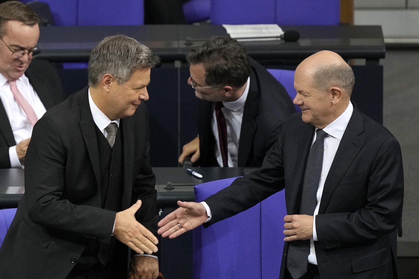 Germany's election contenders set out contrasting plans to revive the economy, reduce migration | iNFOnews.ca