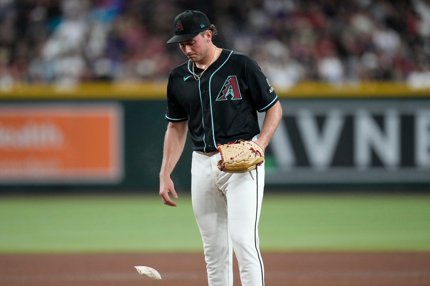 Rangers use a 6-run 5th inning to beat Diamondbacks 6-2, stay in AL playoff race | iNFOnews.ca Rangers use a 6-run 5th inning to beat Diamondbacks 6-2, stay in AL playoff race | iNFOnews.ca