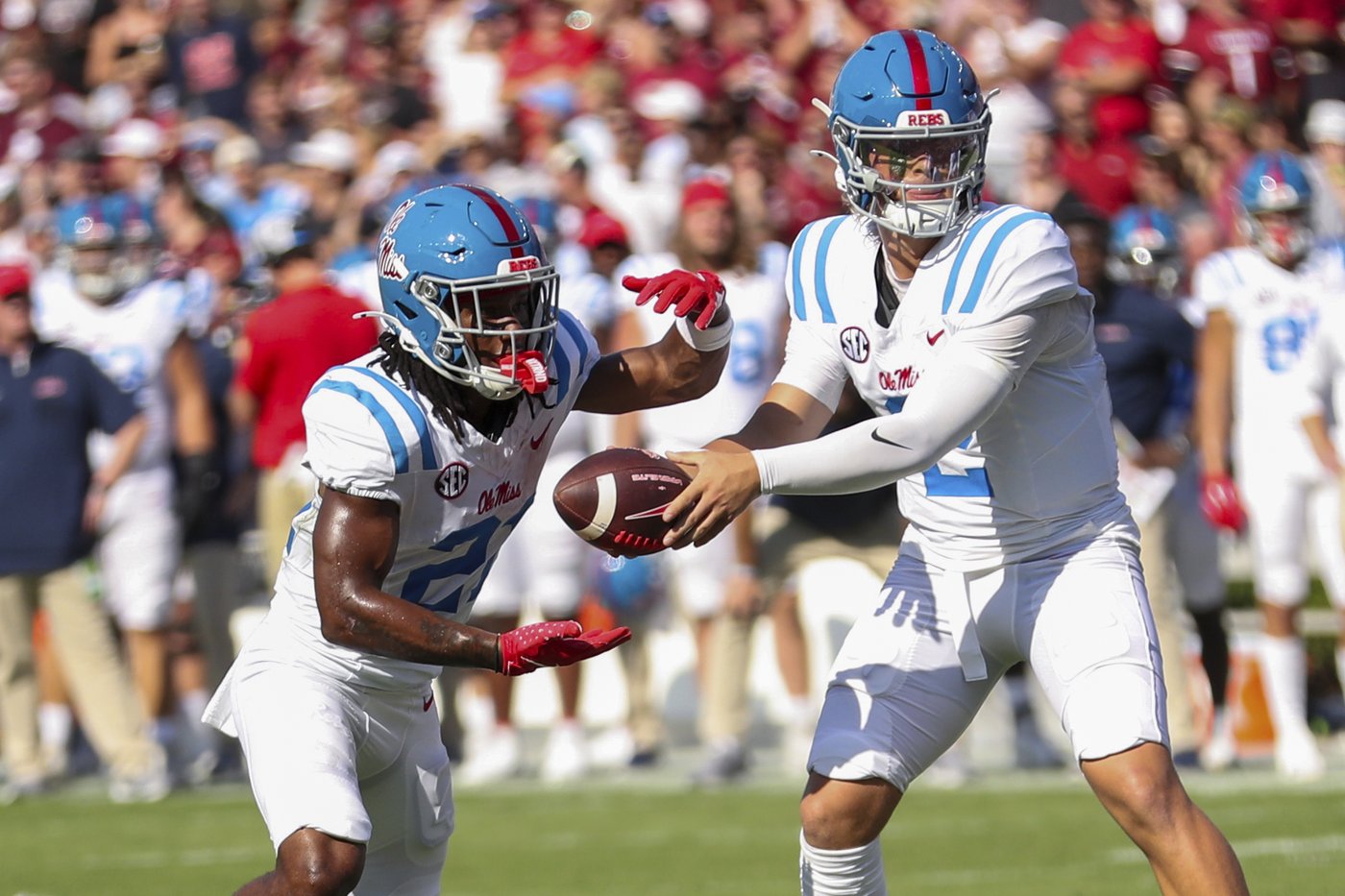 No. 9 Ole Miss and No. 13 LSU matchup headlined by accomplished coaches and prolific QBs | iNFOnews.ca No. 9 Ole Miss and No. 13 LSU matchup headlined by accomplished coaches and prolific QBs | iNFOnews.ca