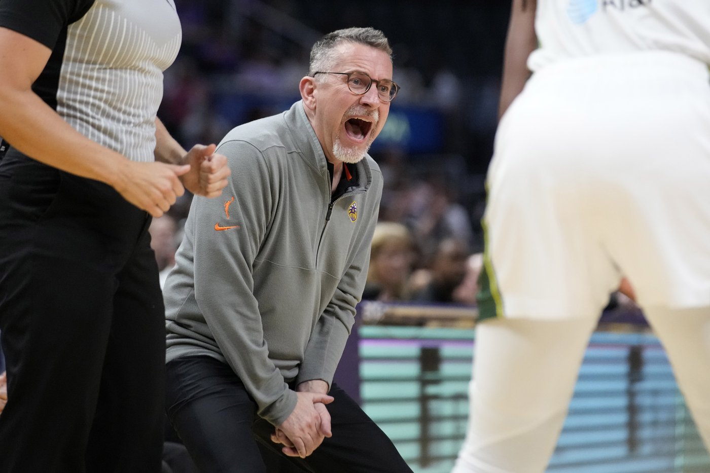 Los Angeles Sparks cut ties with coach Curt Miller after 2 losing seasons | iNFOnews.ca Los Angeles Sparks cut ties with coach Curt Miller after 2 losing seasons | iNFOnews.ca