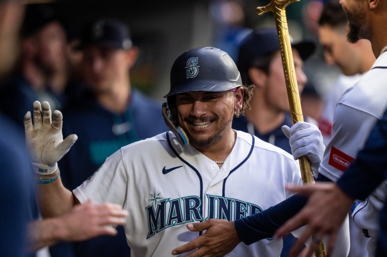 Young’s single in the 10th inning gives Mariners a 3-2 win over the Mets, 3rd walk-off in 4 games | iNFOnews.ca