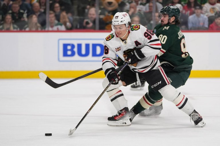 Bedard says Carlsson's offer sheet had no effect on his thinking for Blackhawks contract | iNFOnews.ca