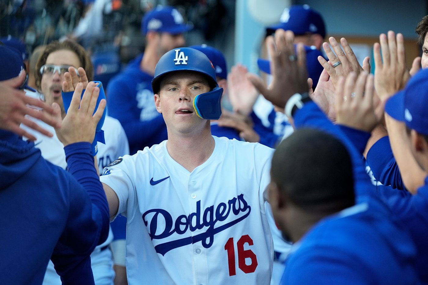 Dodgers near repeat World Series trip, beat Brewers 3-1 behind Glasnow, Edman for 3-0 NLCS lead | iNFOnews.ca
