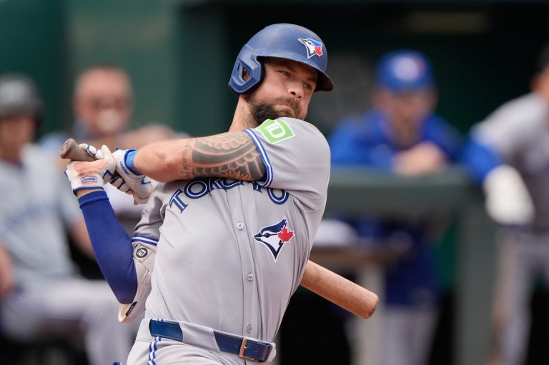 Lukes in for Schneider in left field as Blue Jays tinker with lineup for Game 4 | iNFOnews.ca