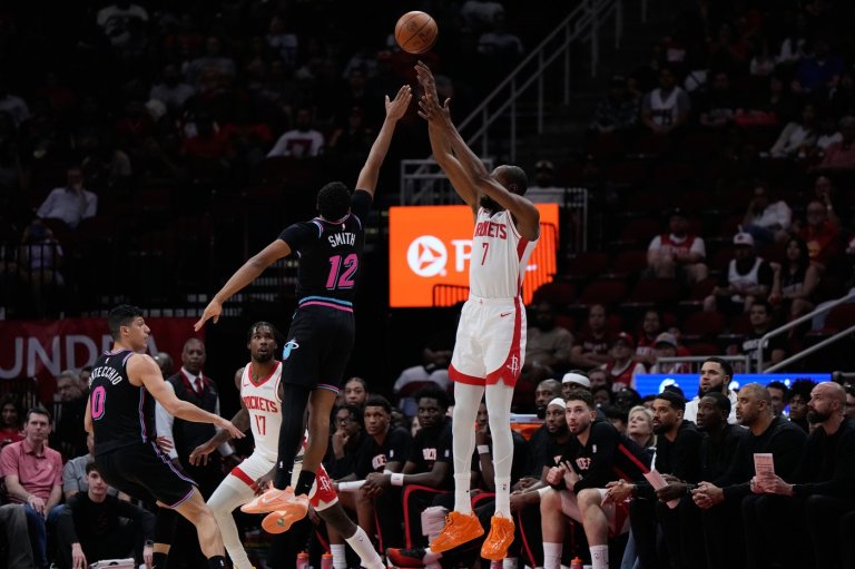 Durant passes Jordan, then Thompson tips in the winner in Rockets' 123-122 victory over Heat | iNFOnews.ca