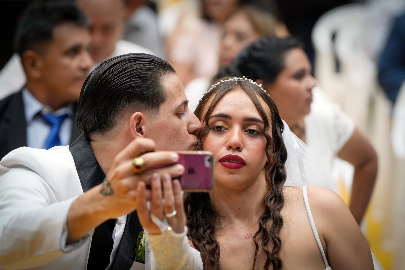 Over 600 couples tie the knot in Asunción, Paraguay's mass civil wedding | iNFOnews.ca