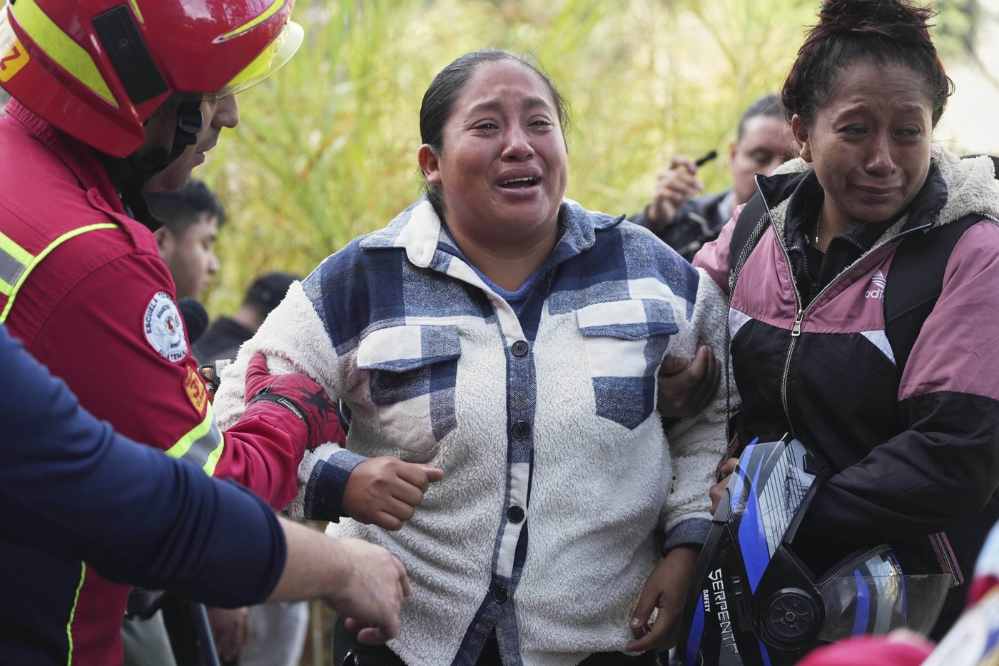 At least 55 are dead after a bus plunged into gorge in Guatemala | iNFOnews.ca At least 55 are dead after a bus plunged into gorge in Guatemala | iNFOnews.ca
