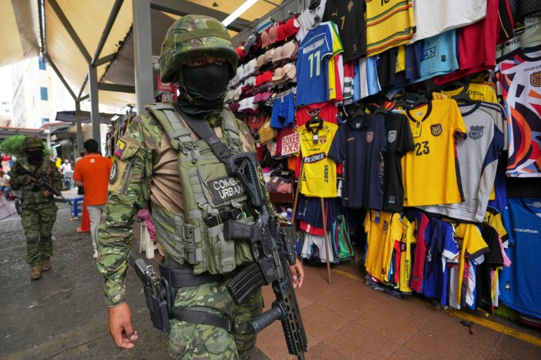 Ecuador fans pin hopes on a World Cup run amid a surge in violence | iNFOnews.ca