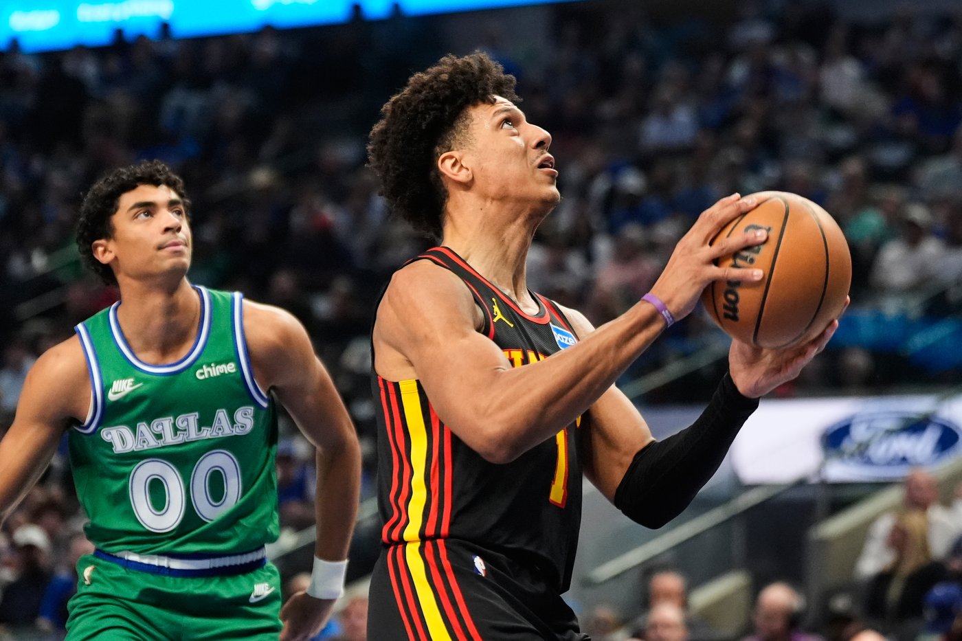 Hawks beat the Mavericks 135-120 for their 11th straight win | iNFOnews.ca Hawks beat the Mavericks 135-120 for their 11th straight win | iNFOnews.ca