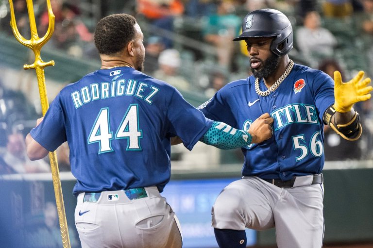 Mariners slug 4 homers in their 9-2 victory over the Athletics | iNFOnews.ca