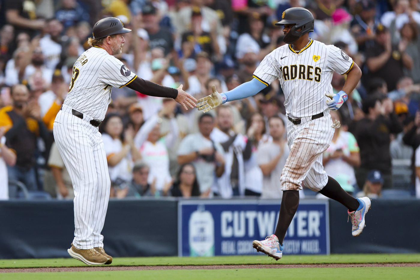 White Sox lose 119th game to tie the AL record as the Padres win 6-2 behind 3 home runs | iNFOnews.ca