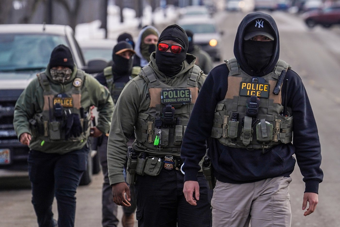 ICE's plan to give officers electric shock gloves draws outrage and fears of misuse | iNFOnews.ca