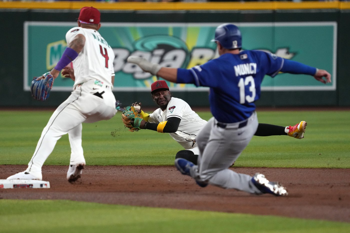 Marte and Arenado hit clutch homers to lift the Diamondbacks over the Dodgers 4-1 | iNFOnews.ca Marte and Arenado hit clutch homers to lift the Diamondbacks over the Dodgers 4-1 | iNFOnews.ca
