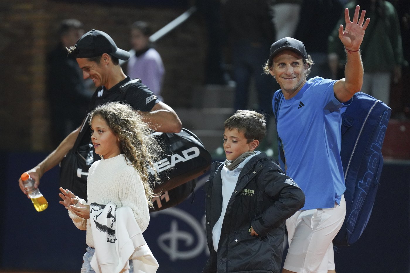 Diego Forlán's debut in professional tennis begins with a doubles loss at the Uruguay Open | iNFOnews.ca
