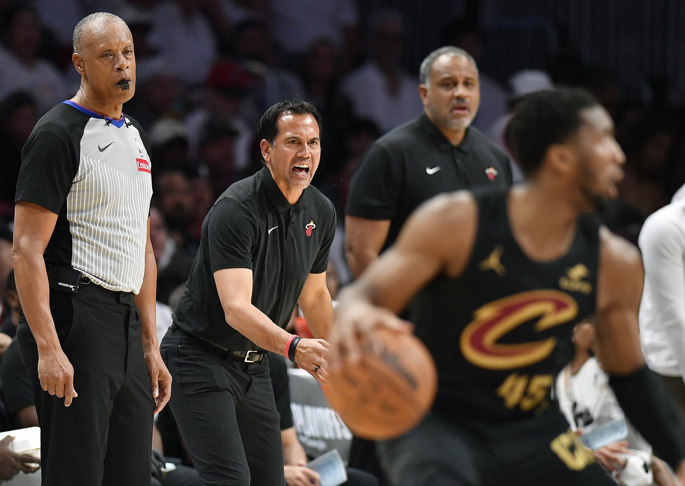 Cavs hand Heat worst-ever playoff loss, roll 124-87 for 3-0 lead in series | iNFOnews.ca